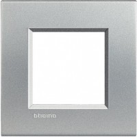 Marco BTICINO Living Light TECH (1 a 4 elementos)